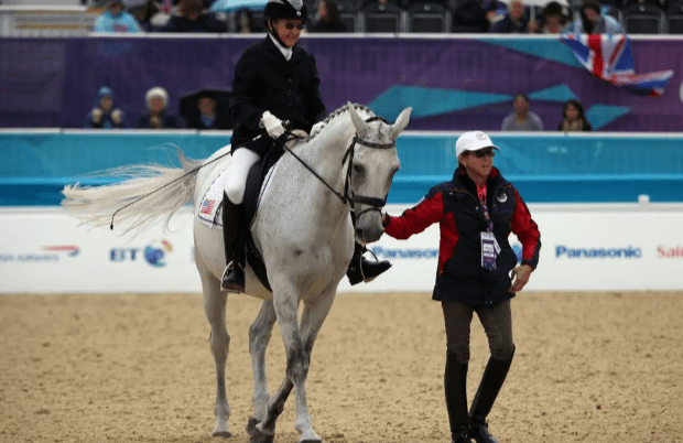 What are some inspirational stories of para-equestrian athletes overcoming challenges?